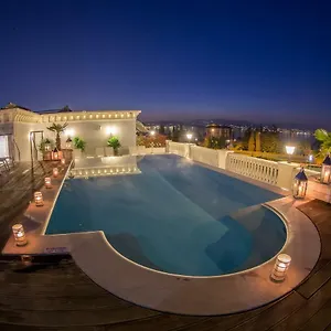 Palace Desenzano Отель Дезенцано-дель-Гарда